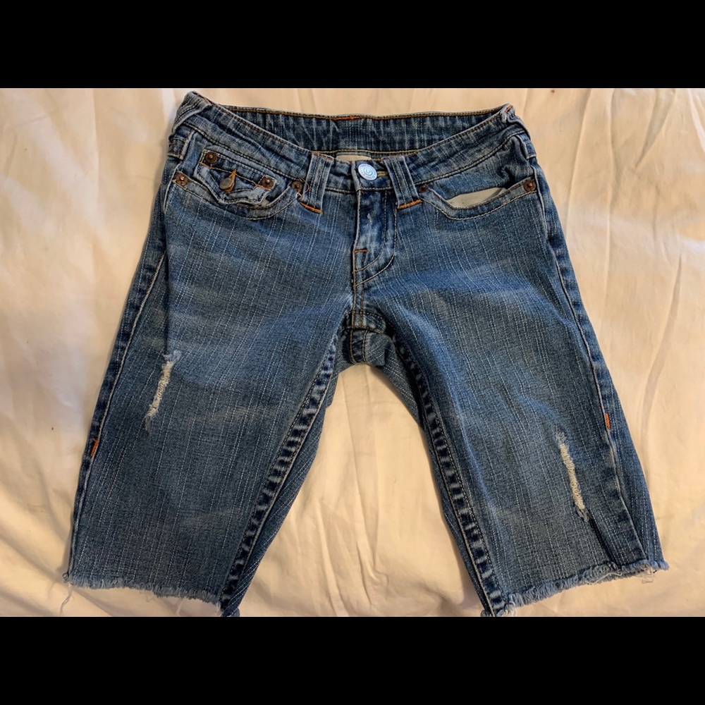 Capri shorts.